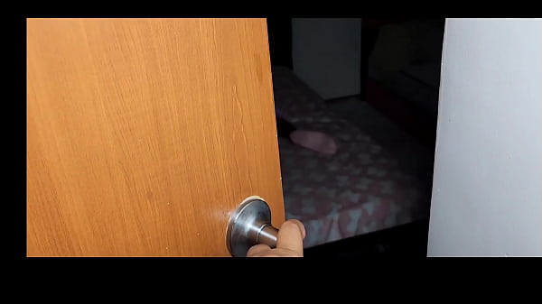 Cojiendome a mi hijastra por ese hermoso culo de morena latina caliente de 18yo aprovechando casa sola y que es bien puta y bandida como le encanta la verga dura – Latina caliente cum hot facial slut.