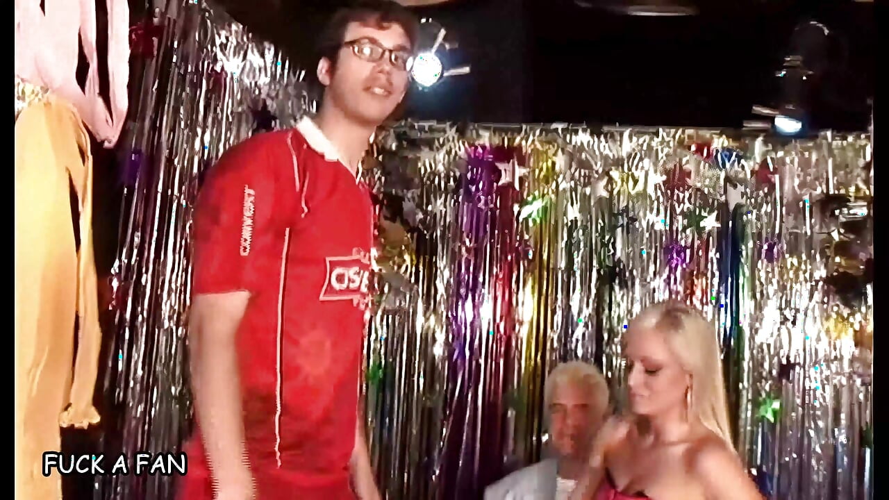 FUCK A FAN 4K – GROCERY STORE CASHIER ZACH ACCIDENTALLY CREAMPIES BLONDE BOMBSHELL ANGELINA ASHE