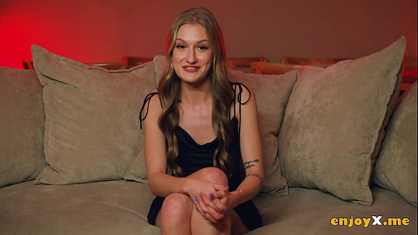 Blonde cutie blowing and tearing up her beau in utter HD.