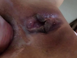 Introduza devagar no meu cuzinho e goze dentro – cena de