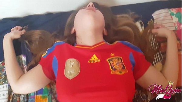 Nympho Teen wanna fuck her neighbour ( Creampie )