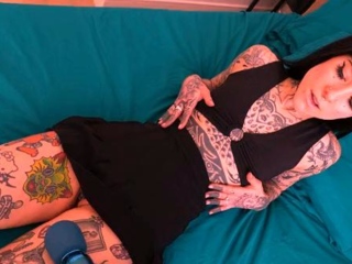 Massaging Step-Sisters BFF Leads To Creampie